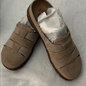 Earth Origins Tan Mules Soft Slip-On Comfort